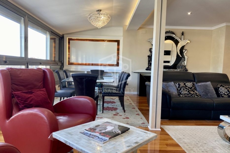 Huoneisto Barcelona, Espanja 4 makuuhuonetta, 220 m2 No. 78354