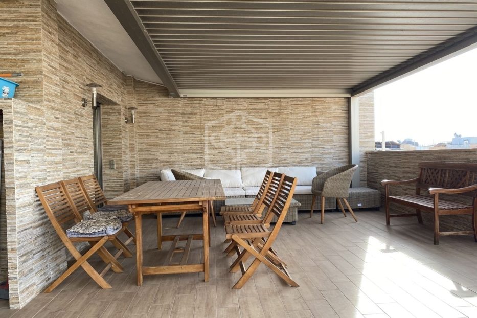 Huoneisto Barcelona, Espanja 4 makuuhuonetta, 220 m2 No. 78354