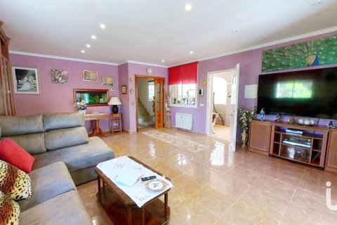 Продажа дома в Эль Монтмелл, Таррагона, Испания 3 спальни, 234м2 №153991 - фото 3