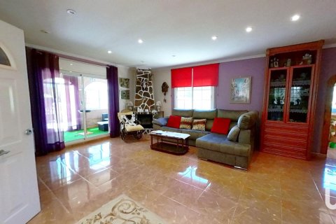 Продажа дома в Эль Монтмелл, Таррагона, Испания 3 спальни, 234м2 №153991 - фото 5