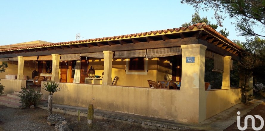 House à Sant Francesc De Formentera, Formentera, Espagne 2 chambres, 200 m2 No. 153988