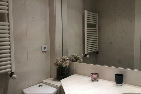 Аренда квартиры в Мадрид, Испания 3 спальни, 105м2 №149476 - фото 17