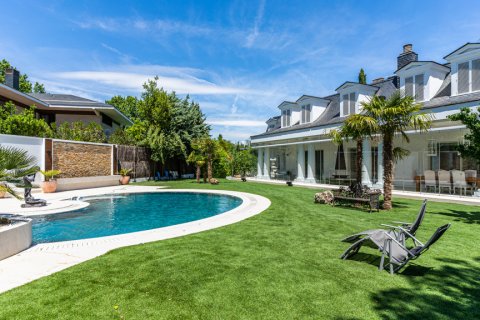 Villa a Madrid, Spagna 7 camere da letto, 1077 mq. N° 149478