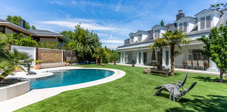 Villa a Madrid, Spagna 7 camere da letto, 1077 mq. N° 149478