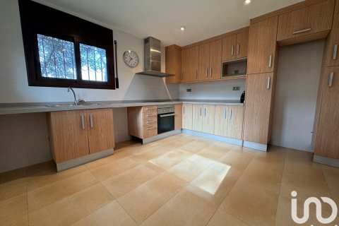 Hus till salu i El Catllar, Tarragona, Spanien 4 sovrum, 2650 kvm. Nr. 153971 - foto 6