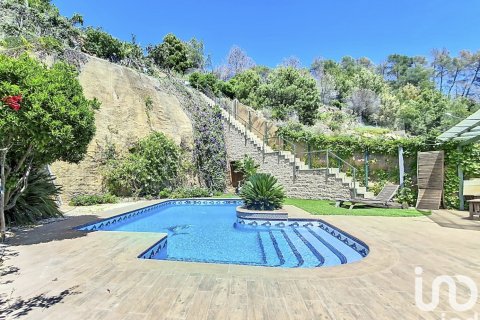 Hus till salu i Sant Fost de Campsentelles, Barcelona, Spanien 4 sovrum, 345 kvm. Nr. 153970 - foto 21