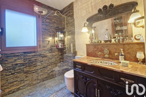 Hus till salu i Sant Fost de Campsentelles, Barcelona, Spanien 4 sovrum, 345 kvm. Nr. 153970 - foto 11