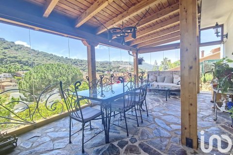 Hus till salu i Sant Fost de Campsentelles, Barcelona, Spanien 4 sovrum, 345 kvm. Nr. 153970 - foto 4