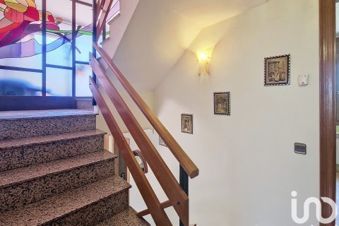 Hus till salu i Sant Fost de Campsentelles, Barcelona, Spanien 4 sovrum, 345 kvm. Nr. 153970 - foto 18