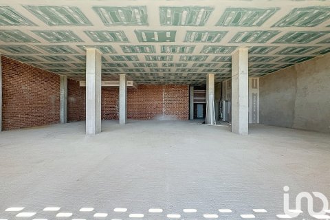 Продажа коммерческой недвижимости в Бадалона, Барселона, Испания 1 спальня, 329м2 №153967 - фото 5