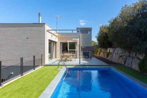 Villa for sale in Alella, Barcelona, Spain 4 bedrooms, 332 sq.m. No. 164603 - photo 2