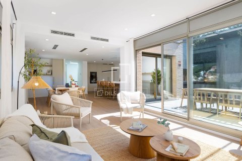 Villa for sale in Alella, Barcelona, Spain 4 bedrooms, 332 sq.m. No. 164603 - photo 4