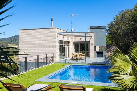 Villa in Alella, Barcelona, Spain 4 bedrooms, 332 sq.m. No. 164603