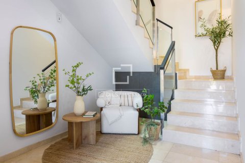 Villa for sale in Alella, Barcelona, Spain 4 bedrooms, 332 sq.m. No. 164603 - photo 20