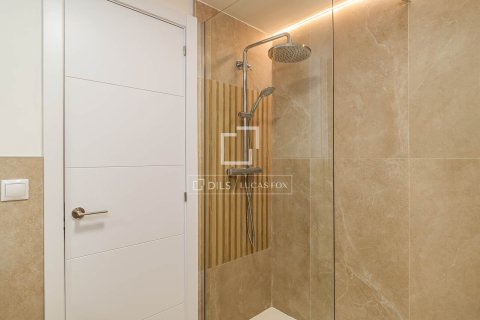 Huoneisto myytävänä Barcelona, Espanja, 3 makuuhuonetta, 106 m2 No. 164602 - kuva 23