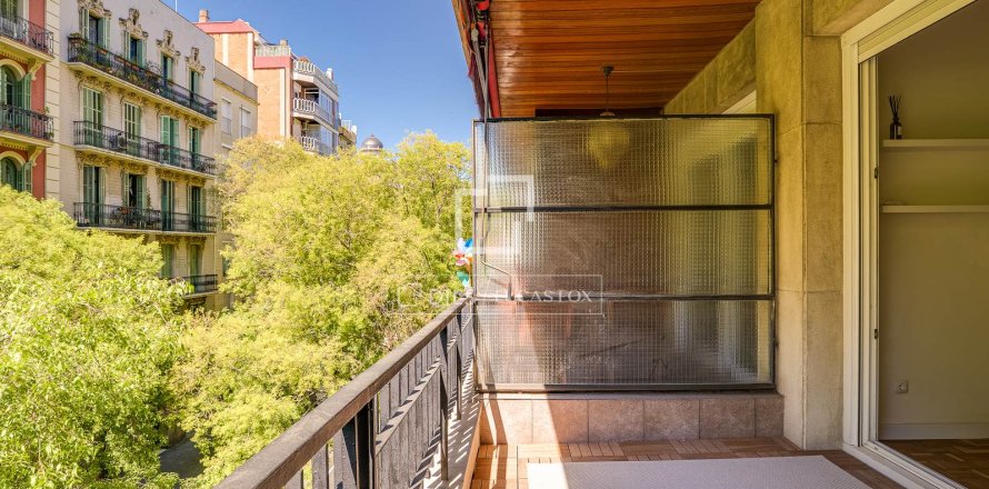 Huoneisto Barcelona, Espanja 3 makuuhuonetta, 106 m2 No. 164602