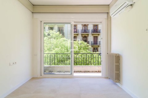 Huoneisto myytävänä Barcelona, Espanja, 3 makuuhuonetta, 106 m2 No. 164602 - kuva 17