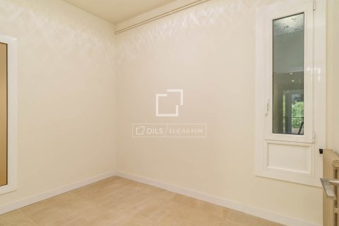 Huoneisto myytävänä Barcelona, Espanja, 3 makuuhuonetta, 106 m2 No. 164602 - kuva 26