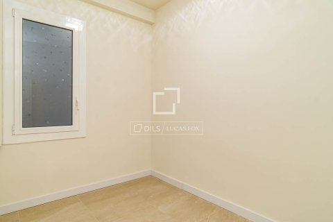 Huoneisto myytävänä Barcelona, Espanja, 3 makuuhuonetta, 106 m2 No. 164602 - kuva 24