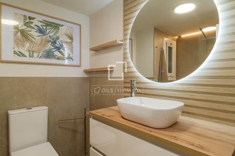 Huoneisto myytävänä Barcelona, Espanja, 3 makuuhuonetta, 106 m2 No. 164602 - kuva 22