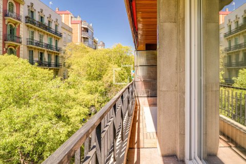 Huoneisto myytävänä Barcelona, Espanja, 3 makuuhuonetta, 106 m2 No. 164602 - kuva 18