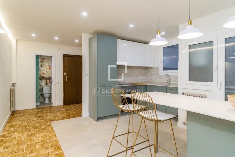 Huoneisto myytävänä Barcelona, Espanja, 3 makuuhuonetta, 106 m2 No. 164602 - kuva 3