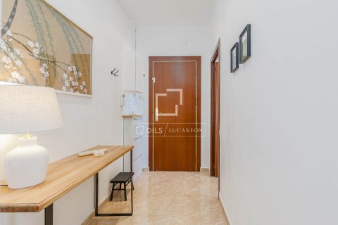 Huoneisto myytävänä Barcelona, Espanja, 2 makuuhuonetta, 60 m2 No. 164600 - kuva 21