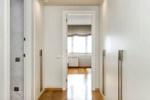 Villa à louer à Barcelona, Espagne, 6 chambres, 678 m2 No. 164605 - photo 20