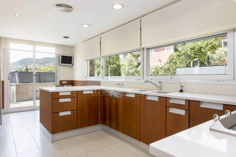 Villa à louer à Barcelona, Espagne, 6 chambres, 678 m2 No. 164605 - photo 15