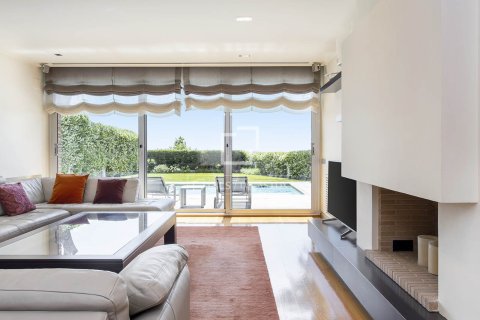 Villa à louer à Barcelona, Espagne, 6 chambres, 678 m2 No. 164605 - photo 9