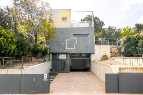 Villa for sale in Alella, Barcelona, Spain 4 bedrooms, 330 sq.m. No. 164601 - photo 29