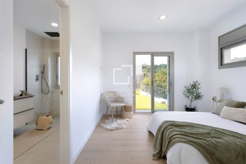 Villa for sale in Alella, Barcelona, Spain 4 bedrooms, 330 sq.m. No. 164601 - photo 16