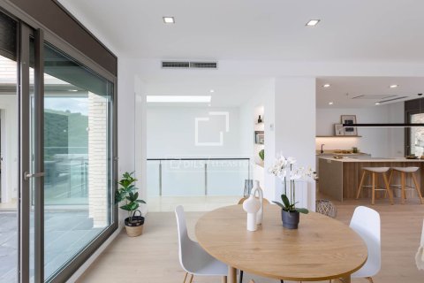 Villa for sale in Alella, Barcelona, Spain 4 bedrooms, 330 sq.m. No. 164601 - photo 11