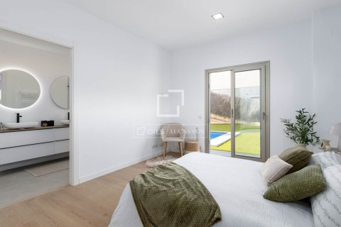 Villa for sale in Alella, Barcelona, Spain 4 bedrooms, 330 sq.m. No. 164601 - photo 17