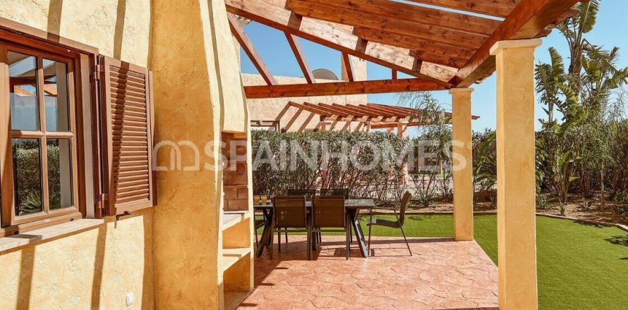 Villa a Cuevas del Almanzora, Almeria, Spagna 4 camere da letto, 135 mq. N° 59557