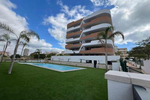 Huoneisto vuokrattavana Los Arenales Del Sol, Alicante, Espanja, 2 makuuhuonetta, 150 m2 No. 138940 - kuva 3