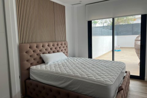 Huoneisto vuokrattavana Los Arenales Del Sol, Alicante, Espanja, 2 makuuhuonetta, 150 m2 No. 138940 - kuva 15