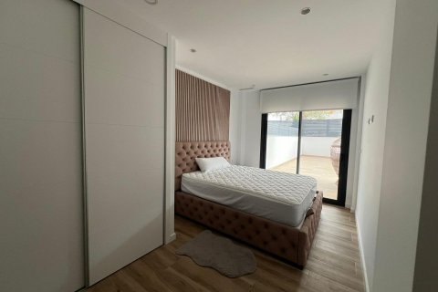 Huoneisto vuokrattavana Los Arenales Del Sol, Alicante, Espanja, 2 makuuhuonetta, 150 m2 No. 138940 - kuva 13