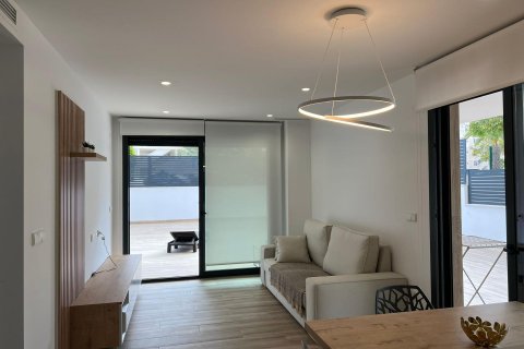 Lägenhet för uthyrning i Los Arenales Del Sol, Alicante, Spanien 2 sovrum, 150 kvm. Nr. 138940 - foto 9