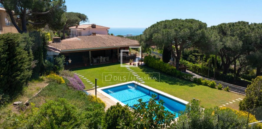 Villa a Cabrils, Barcelona, Spagna 6 camere da letto, 1157 mq. N° 166319