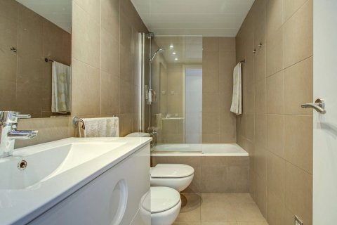 Huoneisto myytävänä Barcelona, Espanja, 2 makuuhuonetta, 83 m2 No. 194529 - kuva 10