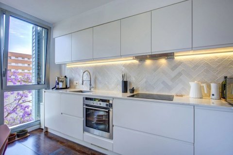 Huoneisto myytävänä Barcelona, Espanja, 2 makuuhuonetta, 83 m2 No. 194529 - kuva 13