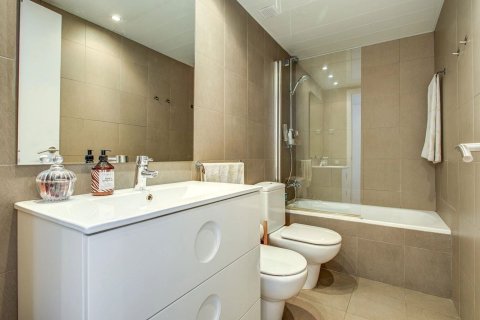 Huoneisto myytävänä Barcelona, Espanja, 2 makuuhuonetta, 83 m2 No. 194529 - kuva 20