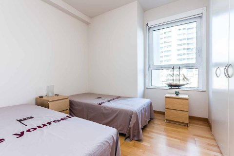 Huoneisto myytävänä Barcelona, Espanja, 3 makuuhuonetta, 106 m2 No. 194528 - kuva 6