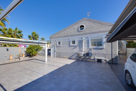 Villetta a schiera in vendita a Torrevieja, Alicante, Spagna 3 camere da letto, 70 mq. N° 155517 - foto 9