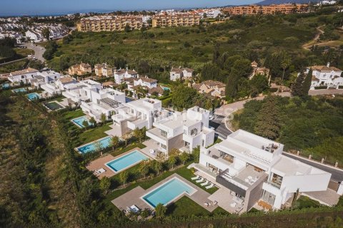 Villa for sale in Estepona, Malaga, Spain 5 bedrooms, 454 sq.m. No. 191855 - photo 6
