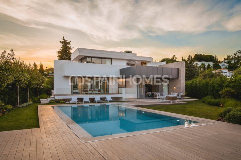 Villa in Estepona, Malaga, Spain 5 bedrooms, 454 sq.m. No. 191855
