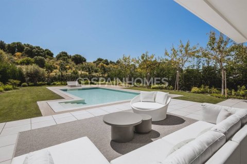 Villa for sale in Estepona, Malaga, Spain 5 bedrooms, 454 sq.m. No. 191855 - photo 3