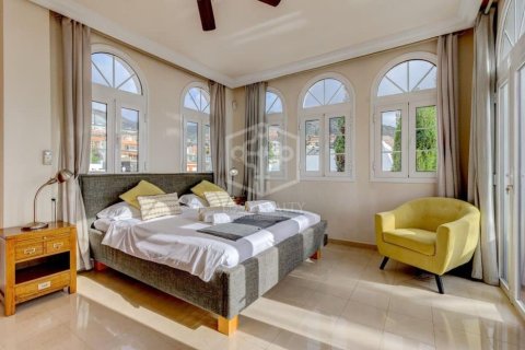 Villa à vendre à Adeje, Tenerife, Espagne, 4 chambres, 239 m2 No. 194463 - photo 3