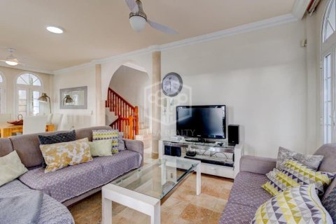 Villa à vendre à Adeje, Tenerife, Espagne, 4 chambres, 239 m2 No. 194463 - photo 20